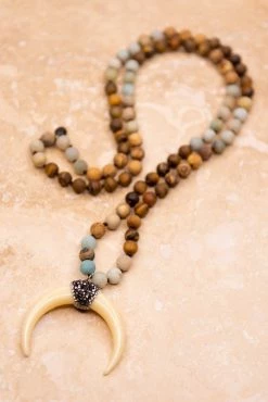 048 New Jewelry Can’t Fight The Moonlight Necklace