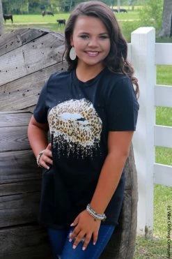 Mark Tee Melting Lips Graphic Tee 10 Mark Tee Melting Lips Graphic Tee