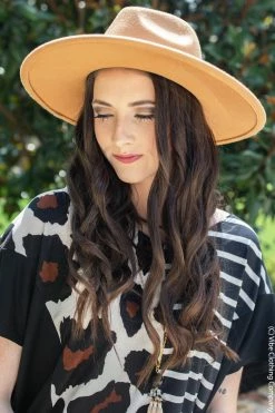 033 New Arrivals Chic Rancher Hat
