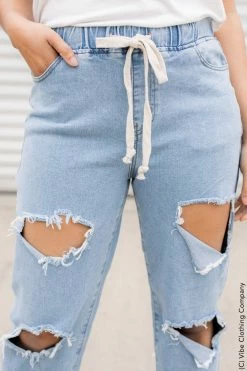 009 Distressed Boyfriend Jeans