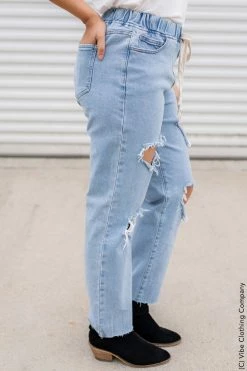 009 Distressed Boyfriend Jeans