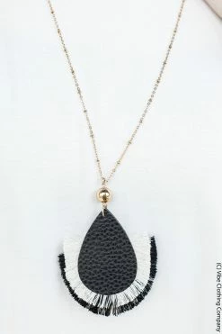 Ole New Jewelry Ebony And Ivory Necklace