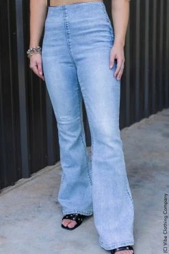 017 New Bottoms Fizzle Denim Flares- Midwash