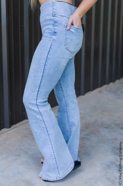 017 New Bottoms Fizzle Denim Flares- Midwash