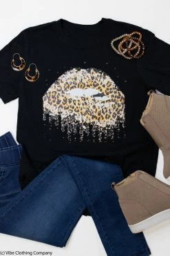 Mark Tee Melting Lips Graphic Tee 9 Mark Tee Melting Lips Graphic Tee