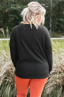 006 Mountain Top Thermal - Black New Tops