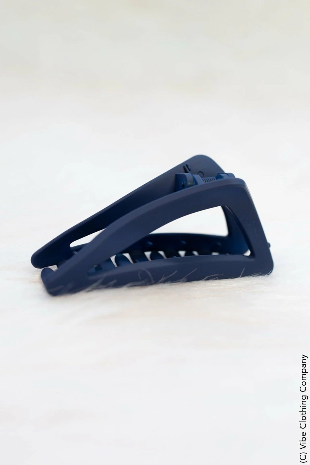 Love And Repeat On My Way Hair Claw New Arrivals 8 Love And Repeat On My Way Hair Claw New Arrivals