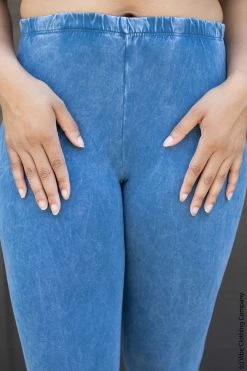 005 All American Skinnies - Rainy