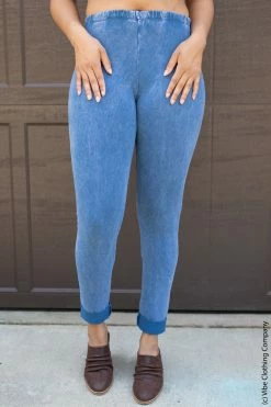 005 All American Skinnies - Rainy