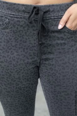 019 New Bottoms SoHo Leopard Skinnies - Black 7 019 New Bottoms SoHo Leopard Skinnies - Black