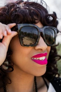 000 Win The Race Sunglasses