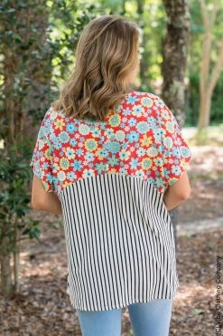 044 New Tops Tropical Treasures Top