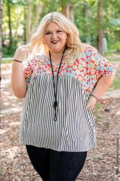 044 New Tops Tropical Treasures Top