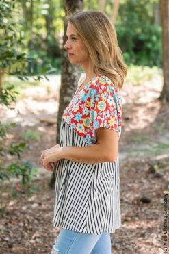 044 New Tops Tropical Treasures Top