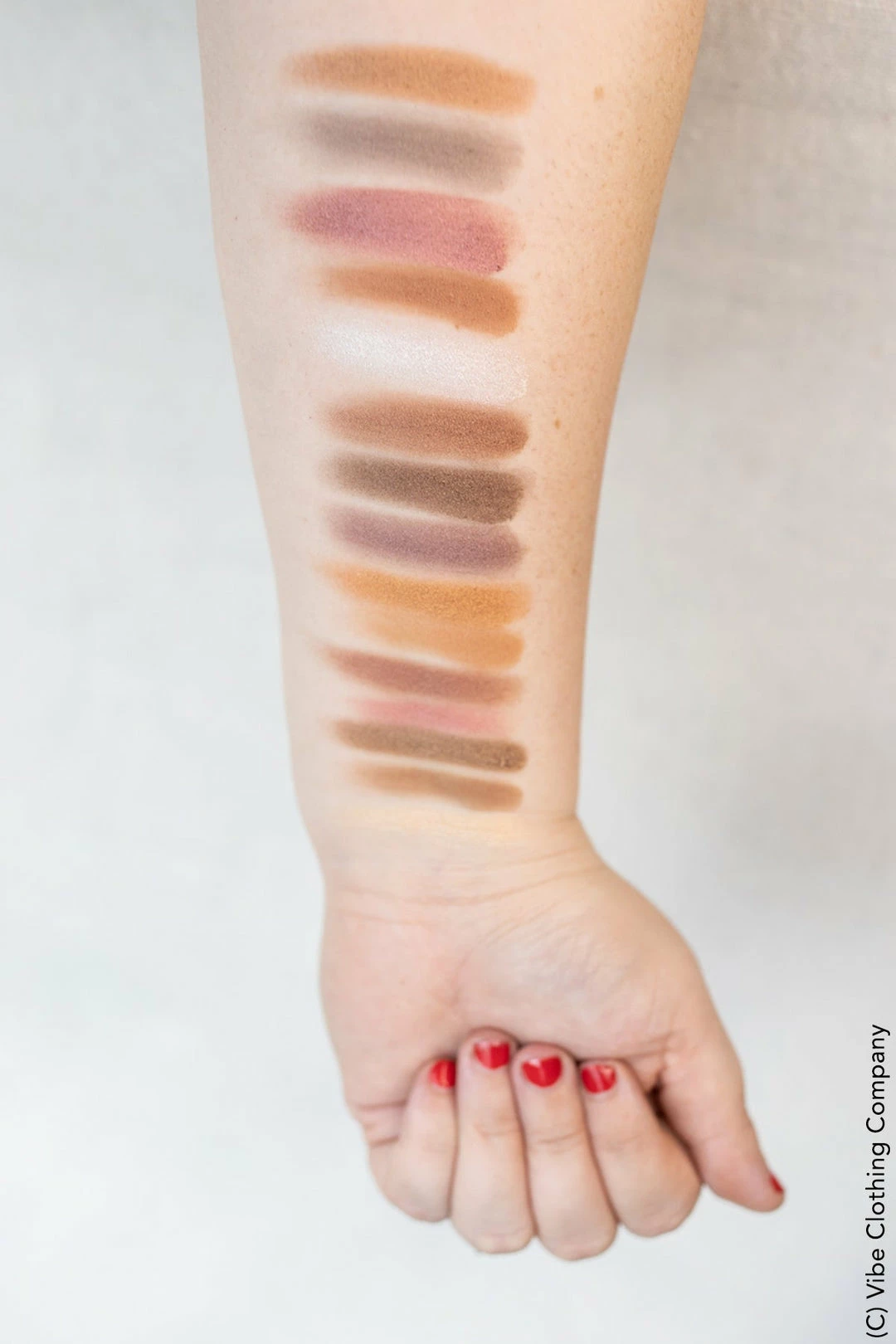 025 Easy Eyes Eyeshadow Palette - Valentina New Arrivals 5 025 Easy Eyes Eyeshadow Palette - Valentina New Arrivals