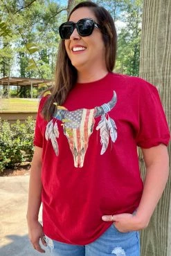 Custom Tee American Skull Graphic Tee