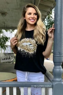 Mark Tee Melting Lips Graphic Tee 11 Mark Tee Melting Lips Graphic Tee