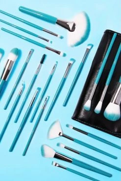 025 24-piece Professional Makeup Brush Set