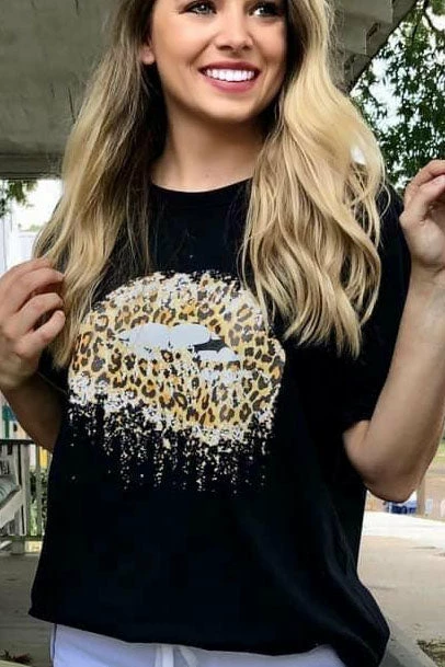 Mark Tee Melting Lips Graphic Tee 3 Mark Tee Melting Lips Graphic Tee